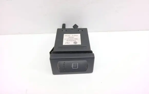 Volkswagen PASSAT B5.5 Windscreen/window heater switch 3B0959621C