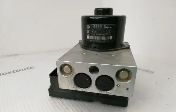 Porsche Cayenne (9PA) ABS Pump 7L0907379 7L0614111