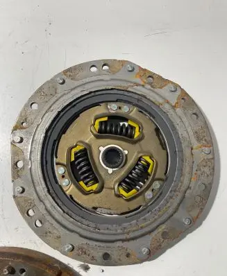 Toyota Yaris Clutch pressure plate 3J092856