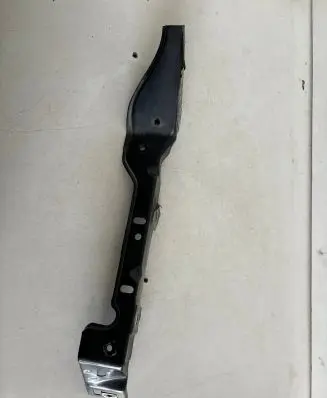 Fender mounting bracket