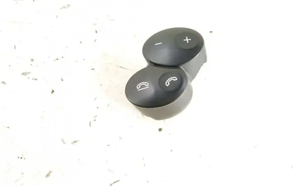 Steering wheel buttons/switches