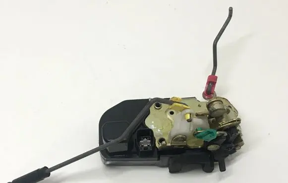 Jeep Grand Cherokee (WK) Rear door lock 0955P