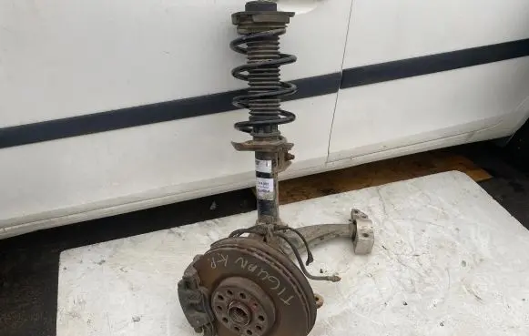 Volkswagen Tiguan Front wheel hub spindle knuckle 824904008647 36G94A 314883