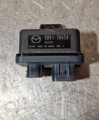 Mazda 6 Glow plug pre-heat relay SH0118650 K4243