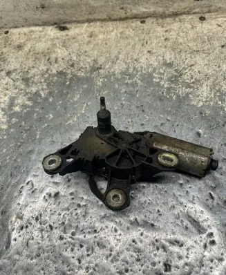 Volkswagen PASSAT B5 Rear window wiper motor 8L0955711