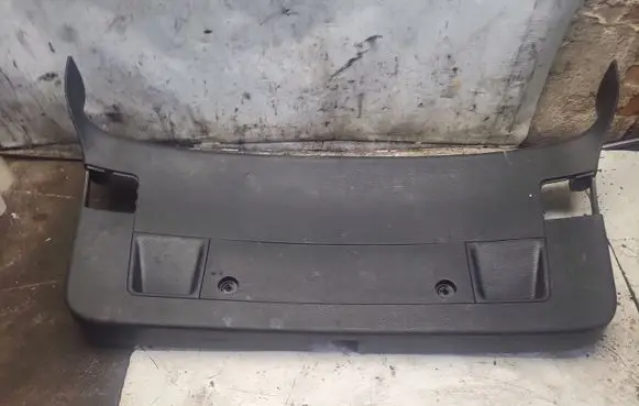 Volkswagen PASSAT B6 Tailgate trim 3C9867605D