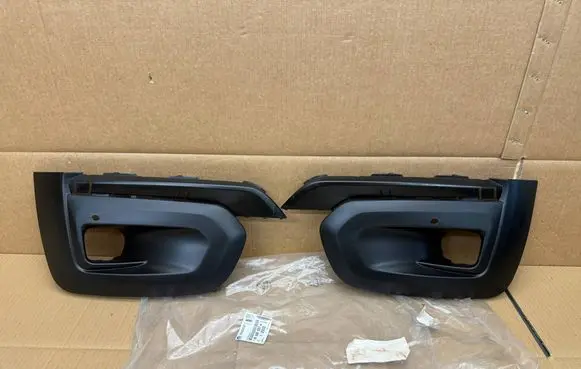 Peugeot Rifter Front fog light trim/grill 9816764880 9816764780
