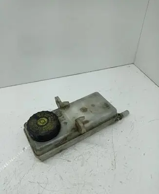 Brake fluid reservoir