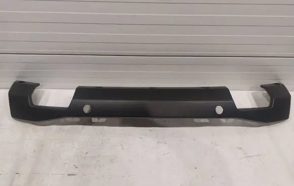 Front bumper lip