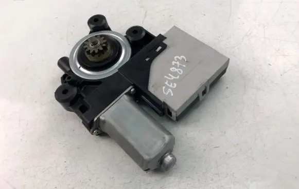 Volvo S40 Front door window regulator motor 979038100