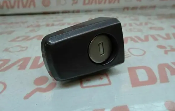 Chevrolet Orlando Front door lock 1255