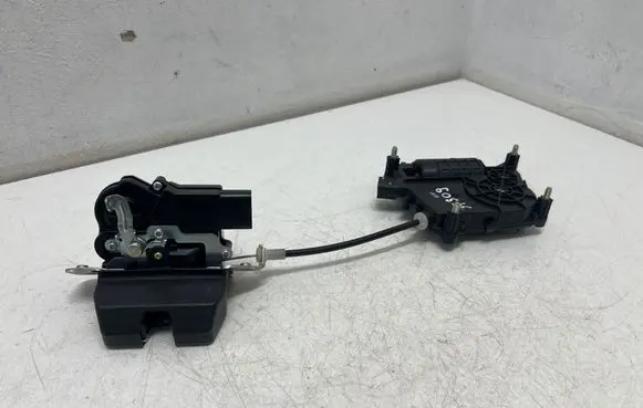 Hyundai Santa Fe Loading door lock 