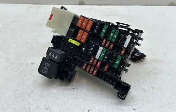 Volkswagen Caddy Fuse module 
