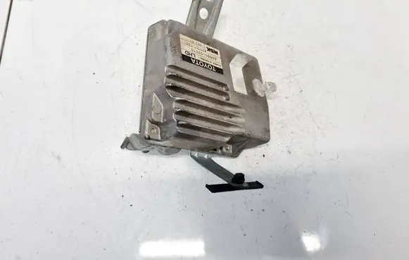 Toyota Corolla E120 E130 Power steering control unit/module 8965002010 89650-02010