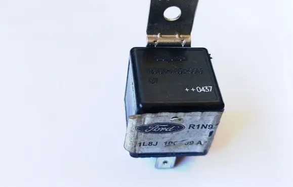 Ford Mondeo Mk III Other relay V23134A1052C643