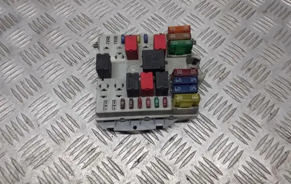 Fiat Punto (188) Fuse box set 46835593