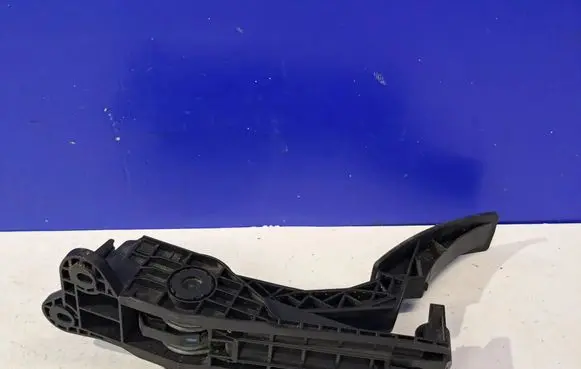 Mercedes-Benz GL X164 Accelerator throttle pedal A1643000004
