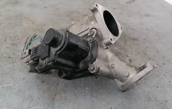 Skoda Octavia Mk2 (1Z) EGR valve 03G131501N