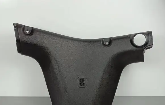 (B) pillar trim (bottom)