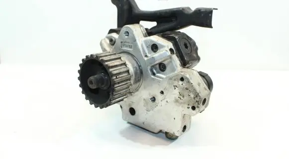 Audi A6 S6 C6 4F Fuel injection high pressure pump 059130755E 0445010090
