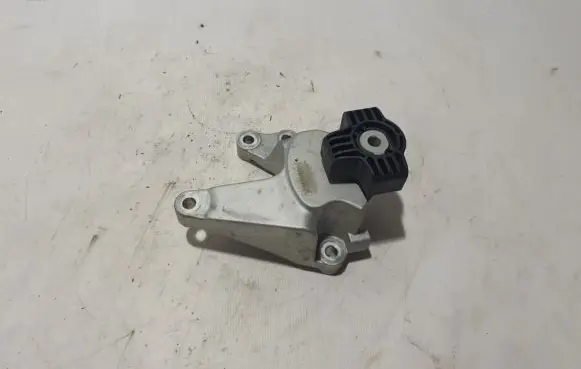 Volvo C40 Engine mount bracket 32380056
