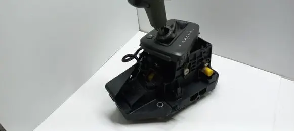 Volvo V70 Gear shifter/selector P08636185