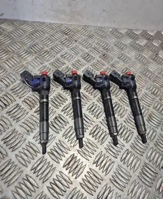Volvo V60 Fuel injector 31336878