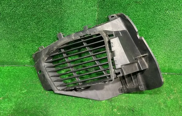 Peugeot 3008 II Front bumper lower grill AA37938073D