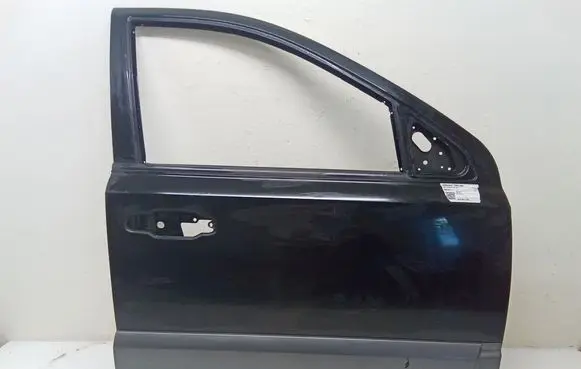 KIA Sorento Front door EB10