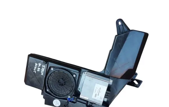 Audi A4 S4 B6 8E 8H Subwoofer speaker 8E9035382
