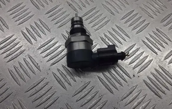 Audi A6 Allroad C6 Fuel pressure sensor 0281006002