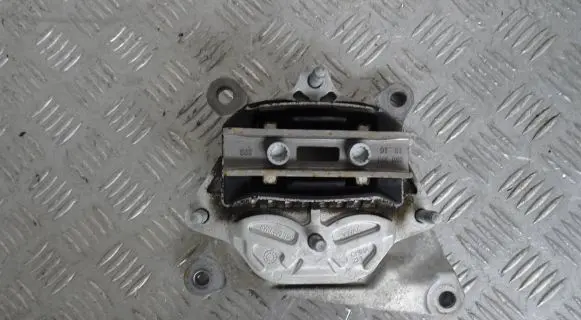 Audi S5 Engine mount bracket 8W0399156