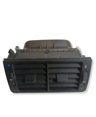 BMW 7 E38 Dash center air vent grill 8390117