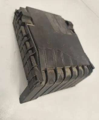 Volkswagen PASSAT B6 Fuse box cover 14189871 1K0937132F