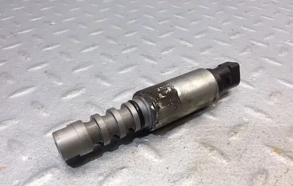 Volkswagen PASSAT B7 USA Camshaft vanos timing valve 06E109257P