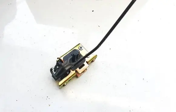 Opel Astra H Seat back rest lock catch 90484110