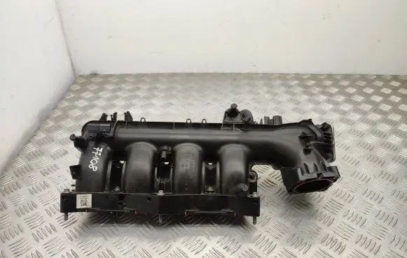Mercedes-Benz B W246 W242 Intake manifold A2700900737