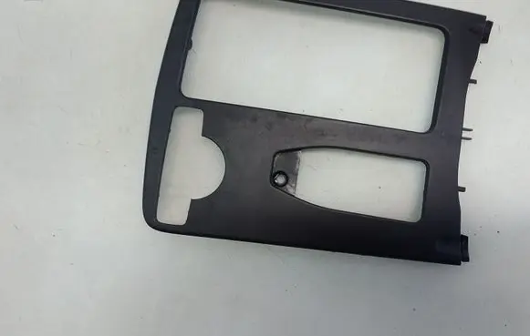 Mercedes-Benz E W212 Center console decorative trim A2046800107