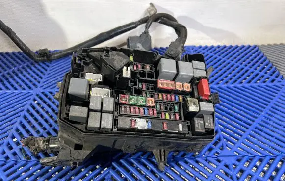 Toyota Auris E180 Fuse box set 602730