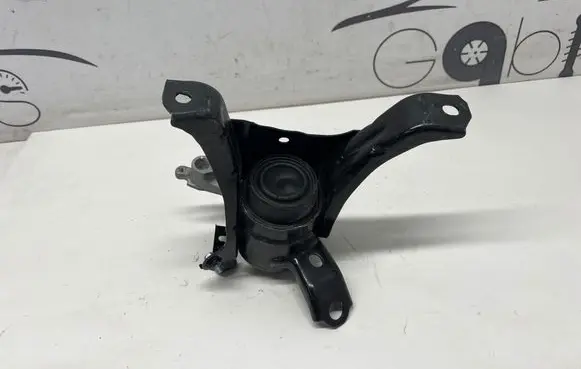 Toyota C-HR II Engine mount bracket 