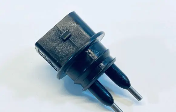 Volkswagen PASSAT B6 Windshield washer fluid level sensor 7M0919376