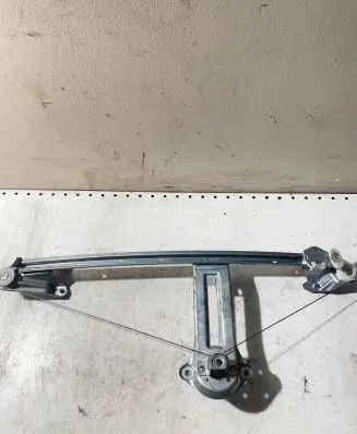 Rear door manual window regulator