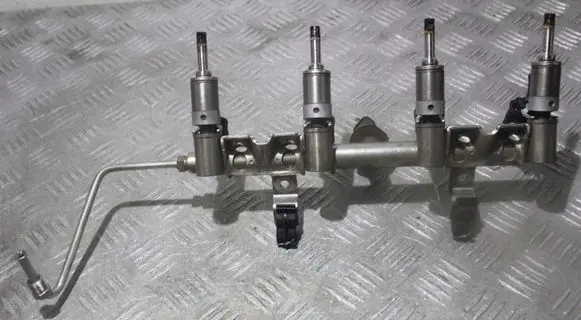 Citroen C4 II Picasso Fuel main line pipe