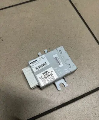 BMW 5 F10 F11 Air suspension control unit module (rear) 6799677 004002000