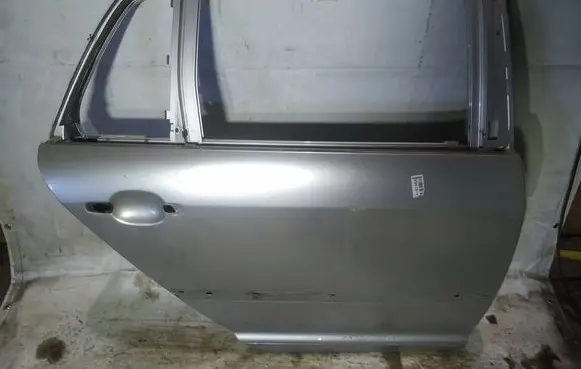 Volkswagen Phaeton Rear door pilkos