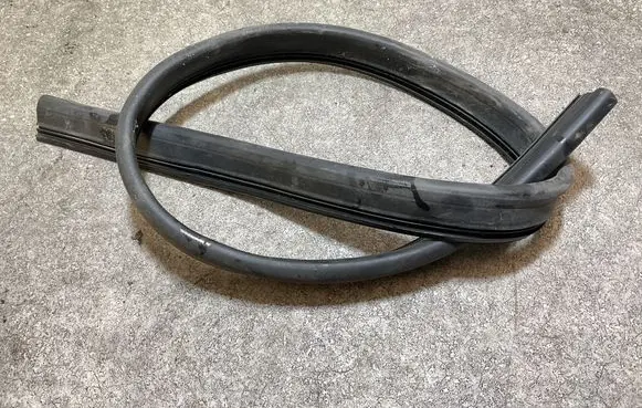 Mercedes-Benz CLA C118 X118 Engine compartment rubber 
