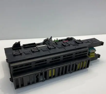 Mercedes-Benz E W211 SAM control unit 2115452101 5DK00804750 A2115452101