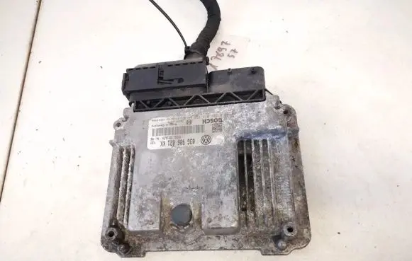 Volkswagen Jetta V Engine control unit/module 03g906021kk 0281013228