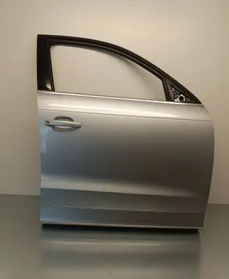 Audi Q3 8U Front door 