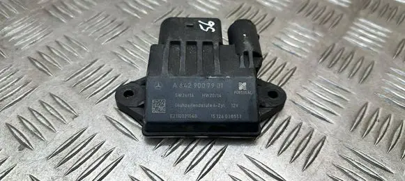 Mercedes-Benz E W212 Glow plug pre-heat relay A6429007901 15126038511